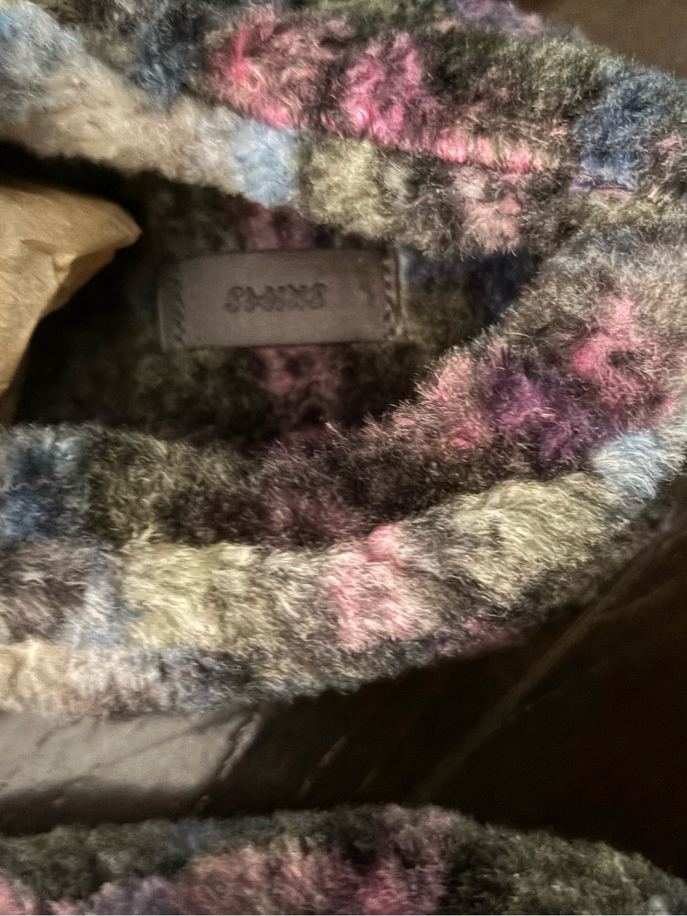 NWT, NIB SKIMS unisex fleece slippers - multi print color - Picture 3 of 5